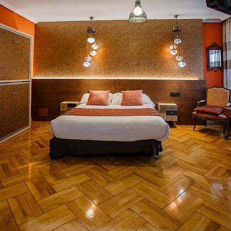 Hostal Rodas Pamplona Buitenkant foto