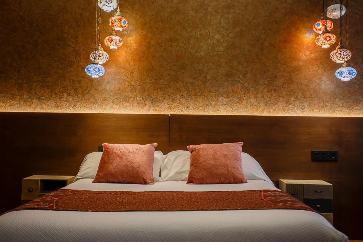 Hostal Rodas Pamplona Buitenkant foto