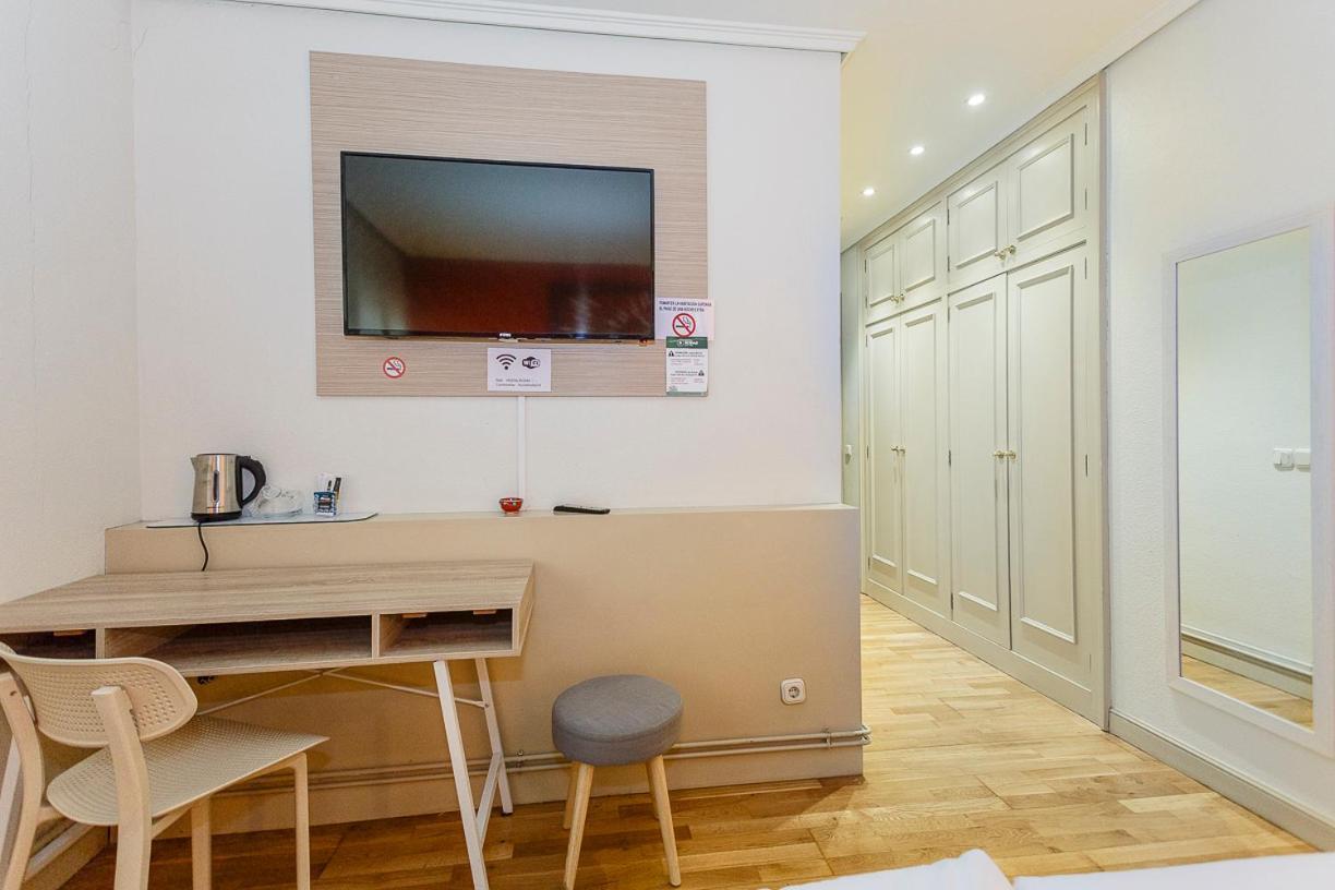 Hostal Rodas Pamplona Buitenkant foto